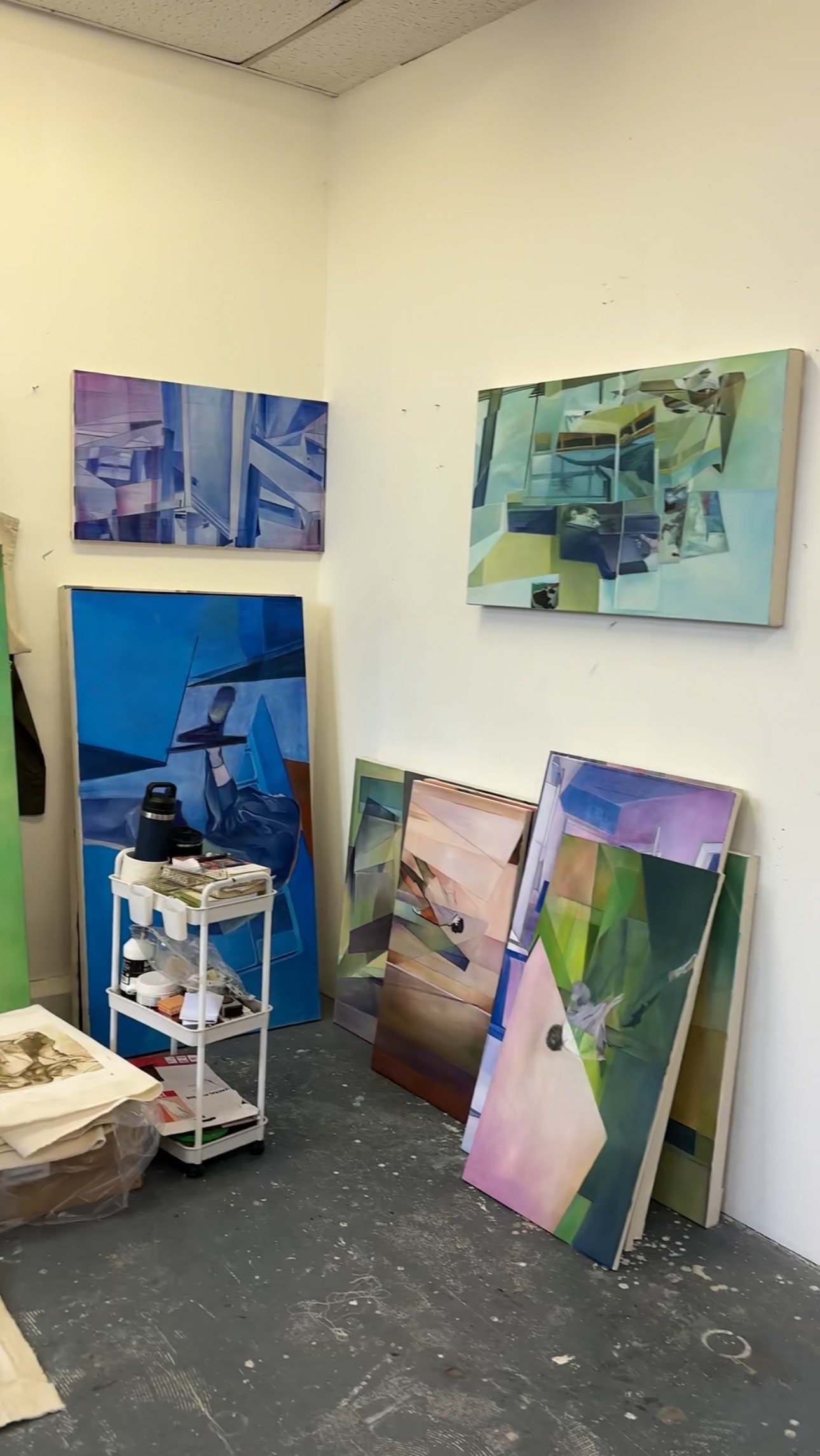 Hongil Yoon, paintings in the studio
